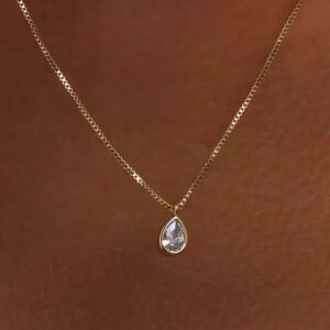 Aurora Dorada gold necklace